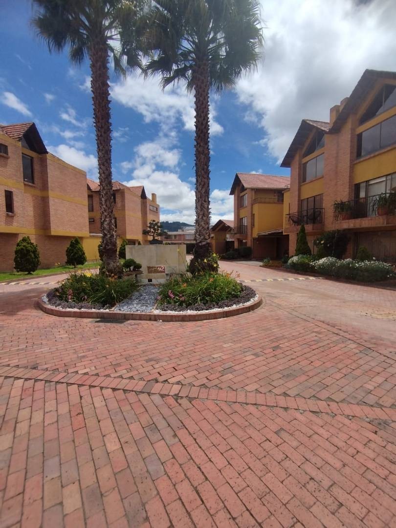 Casa Residencial – Avenida Chilacos – Chia