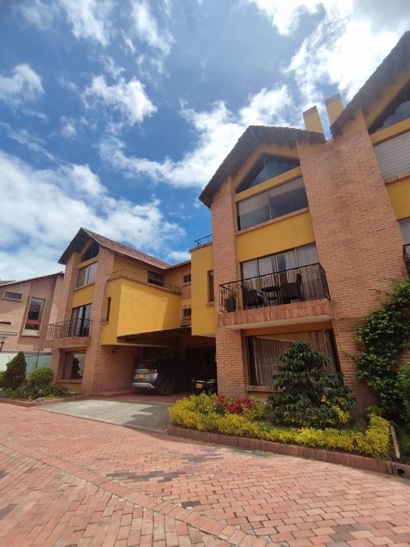 Casa Residencial – Avenida Chilacos – Chia