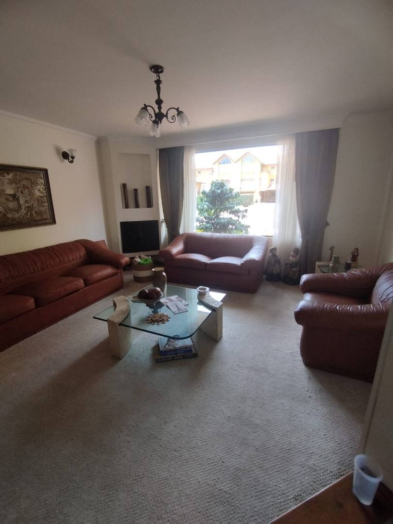 Casa Residencial – Avenida Chilacos – Chia